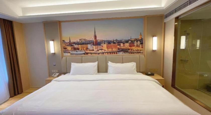 Vienna Hotel Sichuan Hejiang Yangtze River Bridge Лучжоу Экстерьер фото